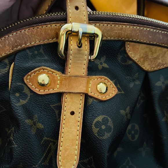 Authentic Louis Vuitton Tivoli GM - Picture 13 of 15